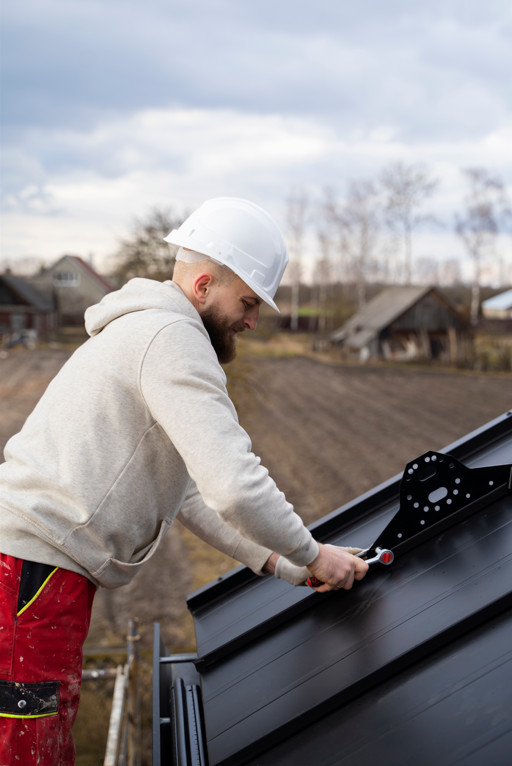 Bothell Roofing Contractor at Work